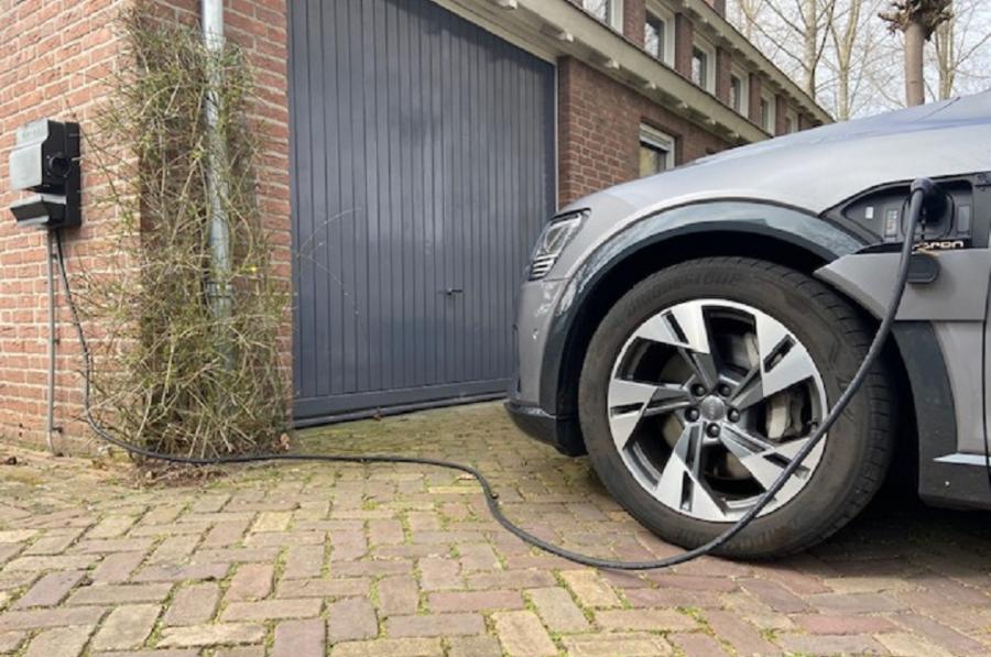 Elektrische auto opladen met je eigen zonnepanelensysteem